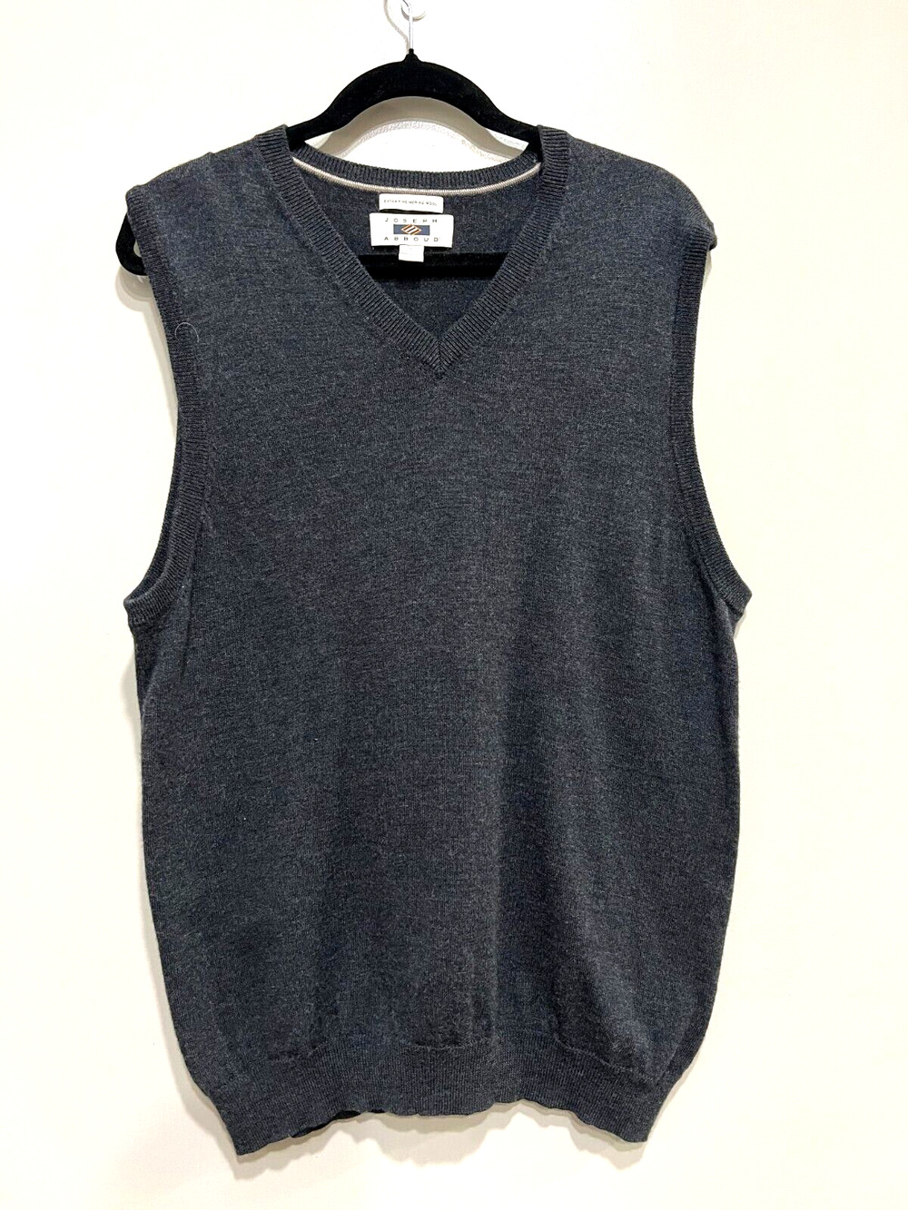 Men's Joseph Abboud Dark Gray Sweater Vest 100% Extra Fine Merino wool preppy L
